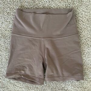 Aritzia TNA bike short, size S